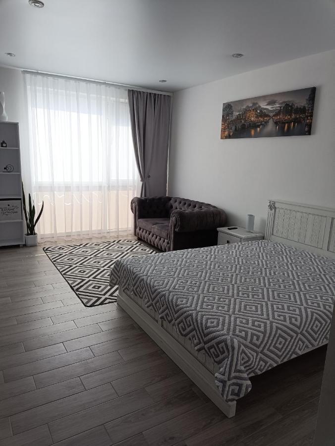 Apartment Comfort On Ruska Street Chernivtsi Exterior photo
